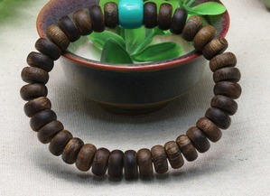 獨(dú)家揭秘 佛珠機(jī)加工的沉香手鏈ab貨詳解和辨別